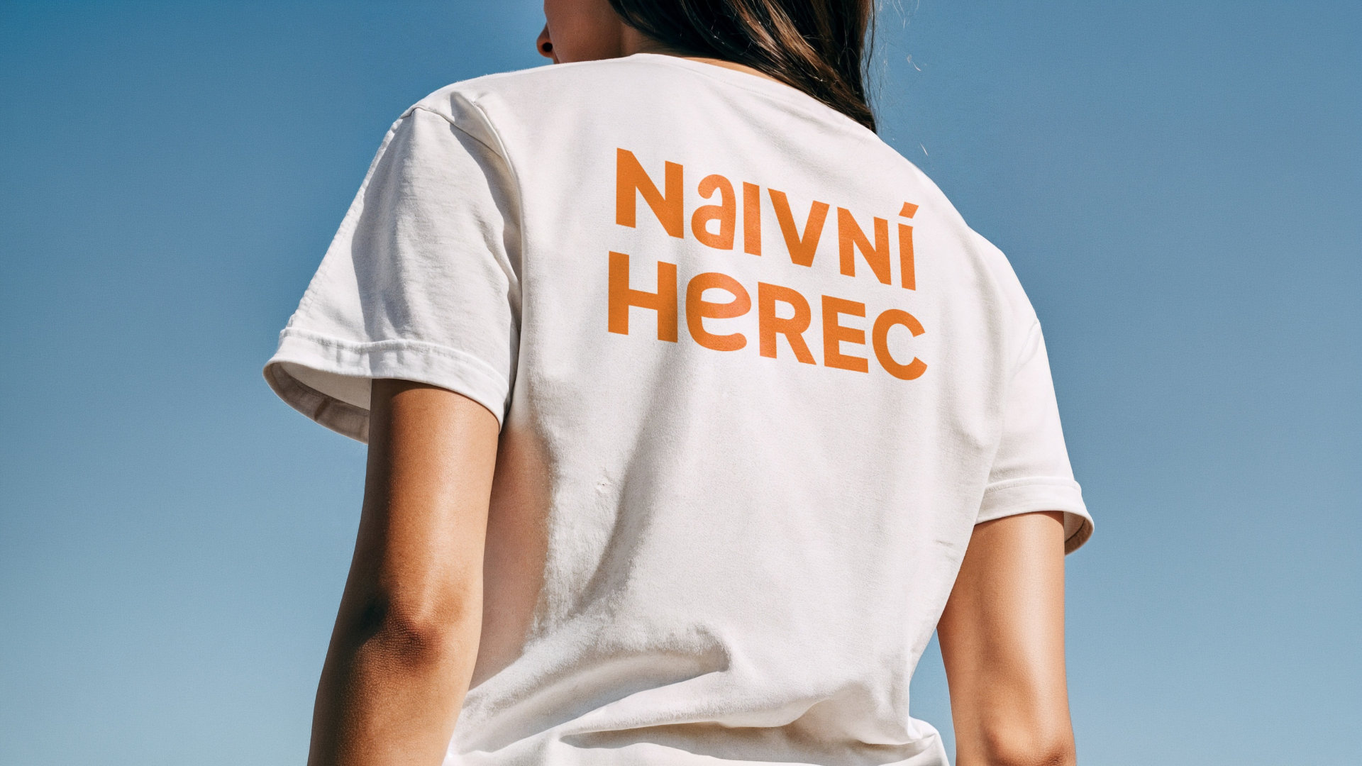 Naivni divadlo custom typography